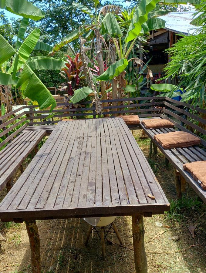Banana Grove El Nido Hotell Exteriör bild
