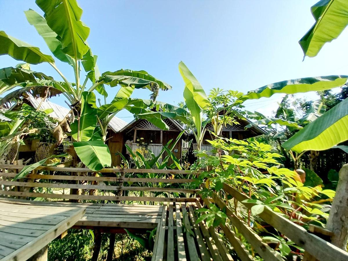 Banana Grove El Nido Hotell Exteriör bild